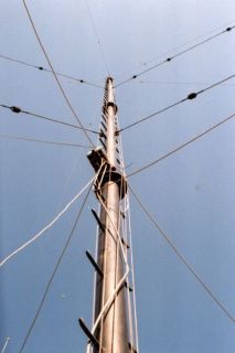 Blick in den 26m - Mast mit Umschaltbox